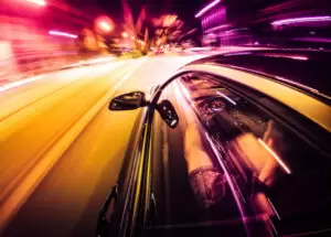 Extremraser fahren bald mit dem Bus. Wer extrem schnell fährt, dem droht laut Plänen der Regierung die Beschlagnahmung des Fahrzeuges an Ort und Stelle. Österreich folgt damit anderen Ländern. Foto: istock / ranckreporter