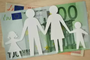 Welche Neuerungen Familien 2023 erwarten können, fasst zur-Sache zusammen. Foto: CalypsoArt