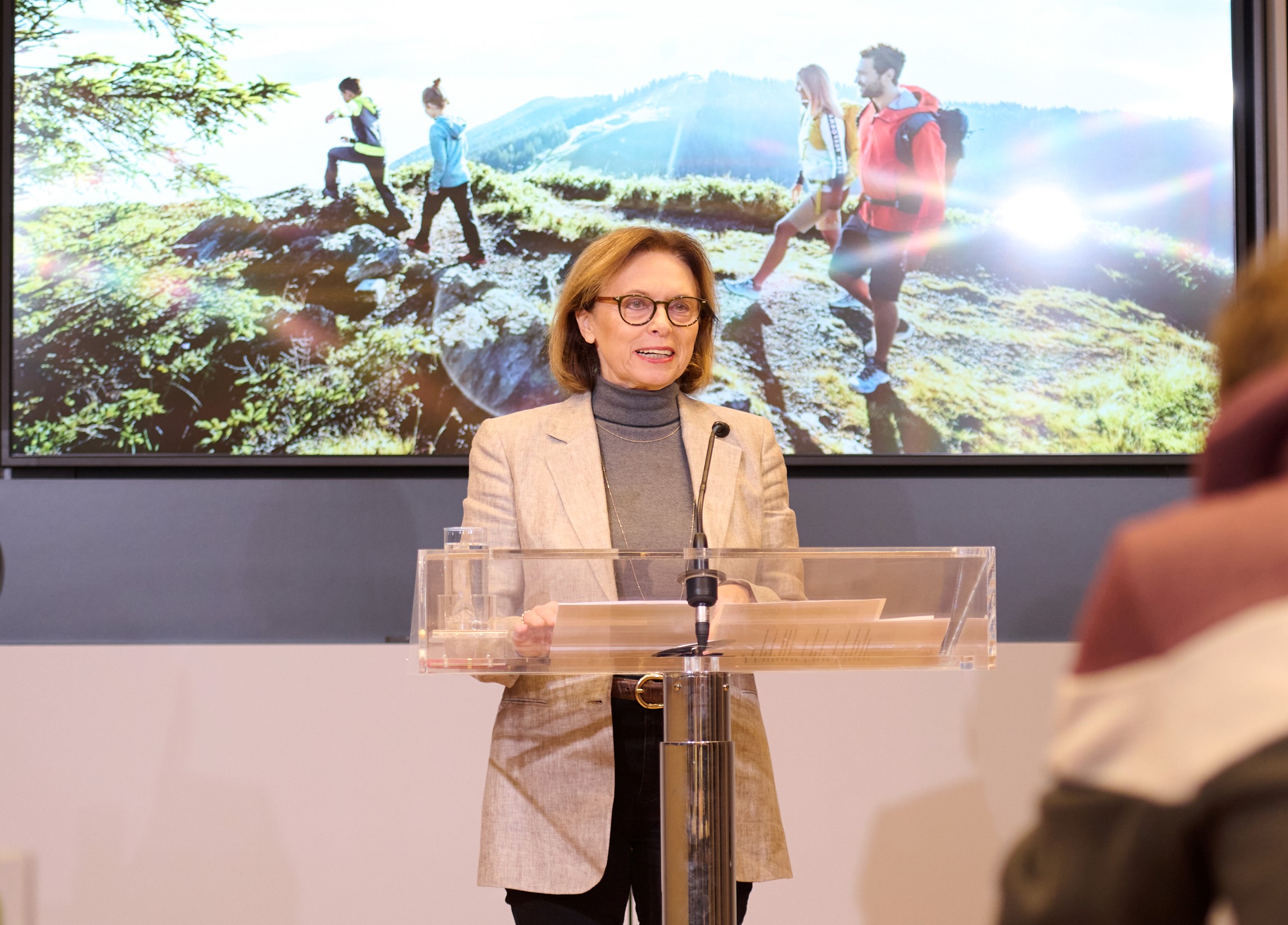 2023_01_27_Kraus-Winkler_quer_AlexanderHaiden Gute Bilanz, neue Geschäftsführung, neuer Aktionsplan: Staatssekretärin Susanne Kraus-Winkler zu Österreichs Tourismus. Foto: Alexander Haiden