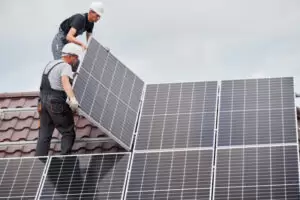 2023 soll der Energie-Turbo gezündet werden. Die Regierung stockt die Fördermittel für PV-Anlagen massiv auf. Auch sonst bringt das Energie-Paket der Bundesregierung eine Reihe von Neuerungen und Maßnahmen. Foto: istock / anatoliy_gleb