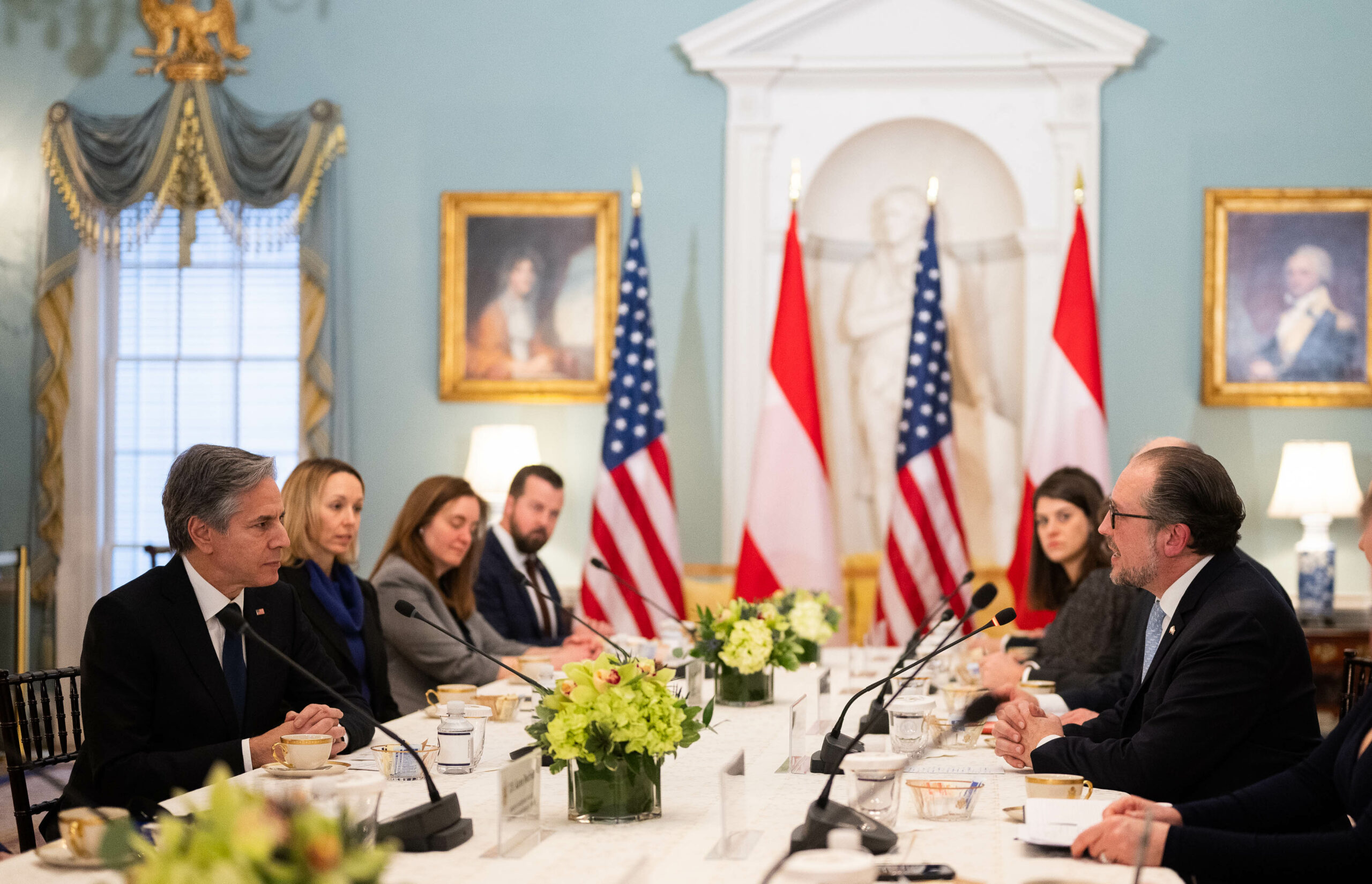 Die USA loben das humanitäre Engagement Österreichs in der Ukraine. Außenminister Schallenberg bekräftigt beim Treffen mit US-Außenminister Blinken in Washington die Partnerschaft der EU mit den Vereinigten Staaten. Foto: BMEIA