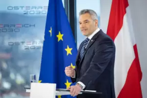 Bundeskanzler Karl Nehammer bei der "Rede zur Zukunft der Nation" am 10. März in Wien: Frieden sichern, Chancen nutzen, Potenziale heben. Foto: Jakob Glaser