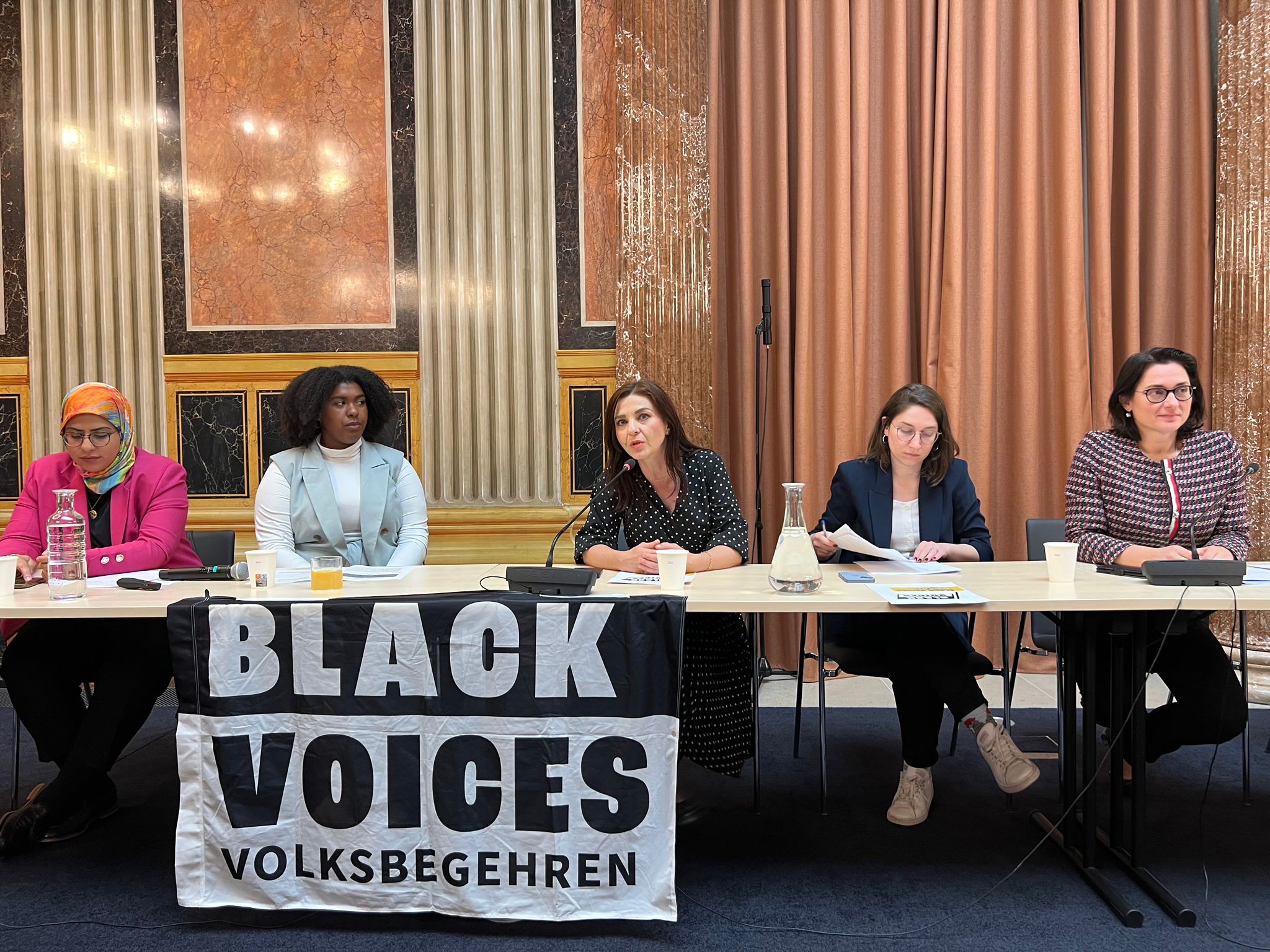 Nationalratsabgeordnete Gudrun Kugler nahm bei einer Veranstaltung zum Rassismus Volksbegehren teil. Foto: Kugler
