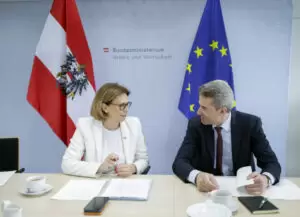 Mit der Neuaufstellung der gewerblichen Tourismusförderung setzt die Bundesregierung ein klares Zeichen für nachhaltige Investitionen. Foto: BKA / Andy Wenzel