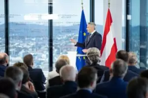 Bundeskanzler Karl Nehammer bei der "Rede zur Zukunft der Nation" am 10. März in Wien: Frieden sichern, Chancen nutzen, Potenziale heben. Foto: Jakob Glaser