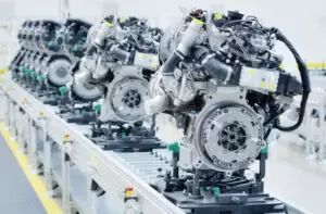 In Österreich spricht sich laut Umfrage eine klare Mehrheit für den Erhalt des Verbrennungsmotors aus. Für die Grünen eine herbe Schlappe. Foto: istock/hamikus