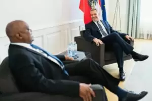 Für Kanzler Karl Nehammer ist es nicht die erste Reise nach Afrika. Seit Amtsantritt ist er um gute Beziehungen zu den afrikanischen Staaten bemüht. Im Vorjahr empfing er unter anderem den Präsident von Botsuana in Wien. Foto: BKA/Florian Schröter