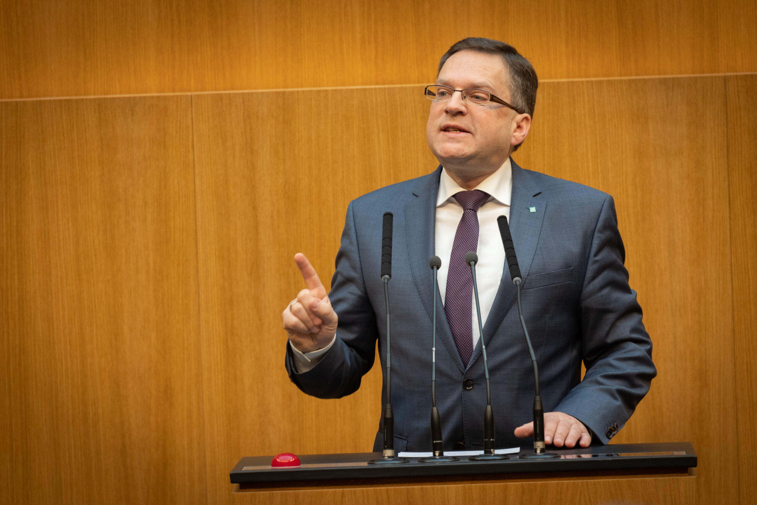 Klubobmann der ÖVP, August Wöginger würdigte das Inflationsdämpfungspaket der Bundesregierung. Foto: Wieser/ Parlamentsdirektion