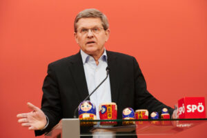 SPÖ-Bundesgeschäftsführer Christian Deutsch und die Leiterin der Wahlkommission für eine neue SPÖ-Führung, Michaela Grubesa, gerieten über die Transparenz der Mitgliederbefragung in Streit. Foto: SPÖ/Kurt Prinz
