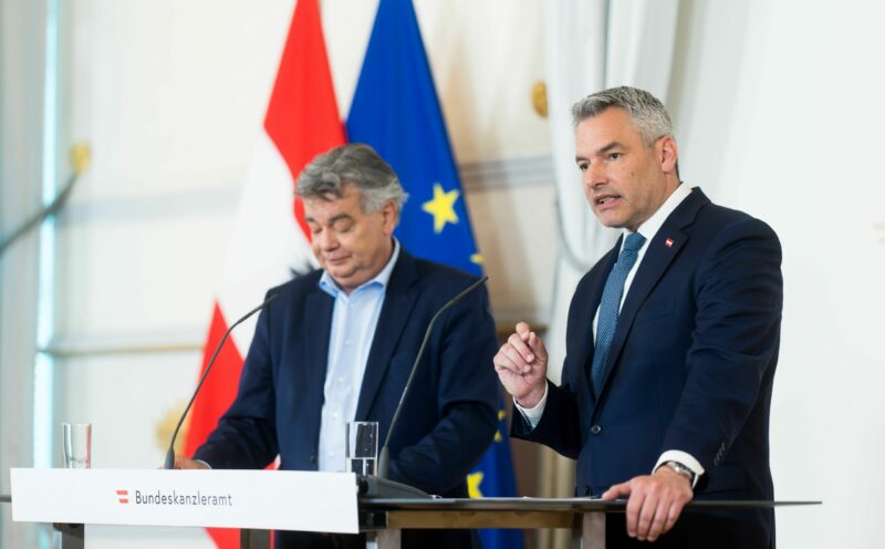 Mit dem Paket zur Dämpfung der Inflation setzen Bundeskanzler Karl Nehammer und die Bundesregierung den nächsten Schritt um die Preise in Österreich zu senken. Foto: BKA / Dunker Mit dem Paket zur Dämpfung der Inflation setzen Bundeskanzler Karl Nehammer und die Bundesregierung den nächsten Schritt um die Preise in Österreich zu senken. Foto: BKA / Dunker