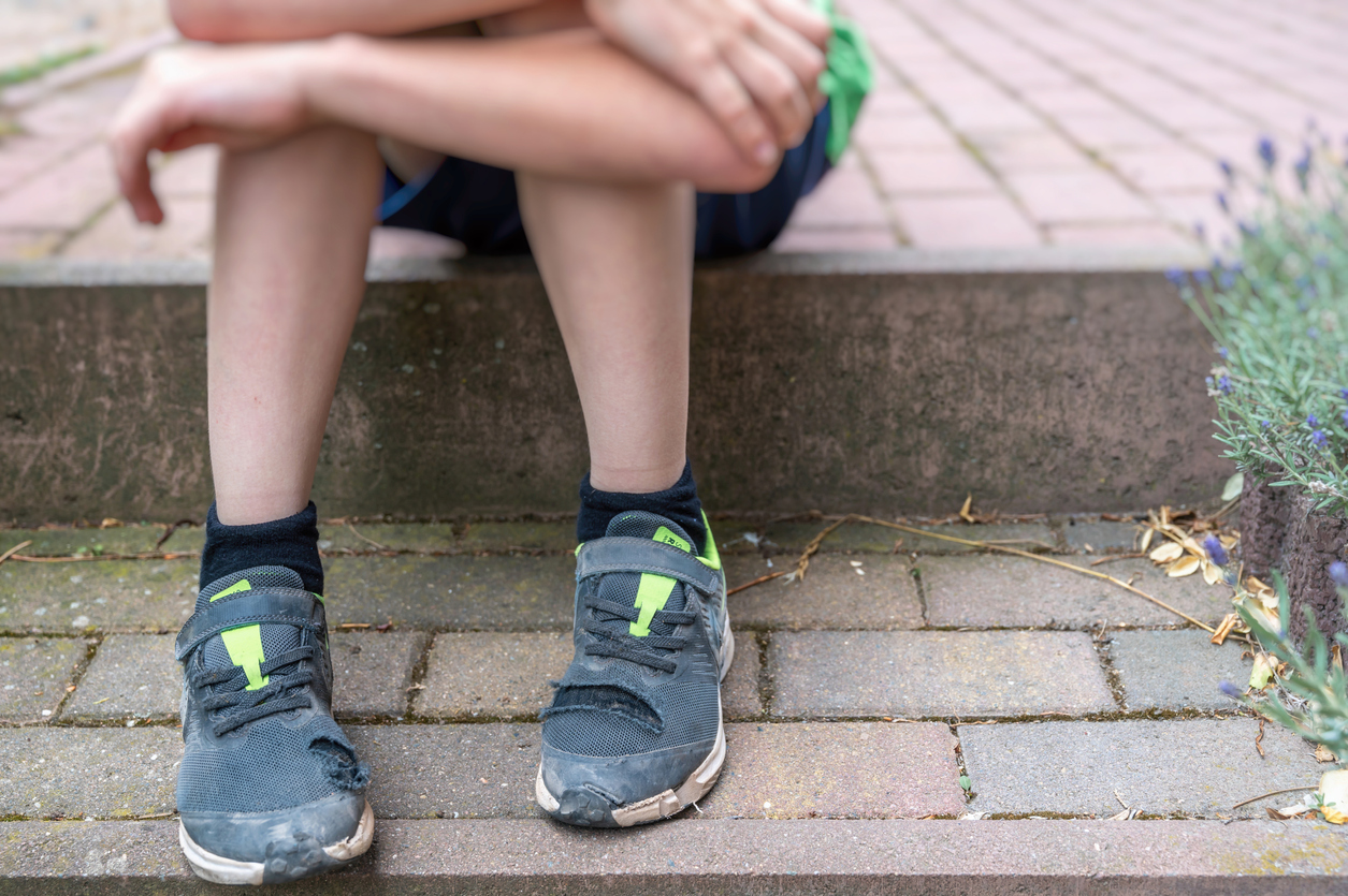 Aktuell wird an Maßnahmen zur Bekämpfung der Kinderarmut gearbeitet, verkündete die Regierung. Foto: iStock/Ralf Geithe