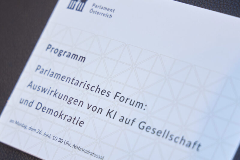 Am Montag fand das Parlamentarische Forum: AUswirkungen vo KI auf Gesellschaft und Demokratie statt. Diskutiert wurde über die verschiedenen Aspekte der Anwendungen von Künstlicher Intelligenz. Künftig soll es regelmäßige Veranstaltungen dieser Art im Parlament geben. Foto: Parlamentsdirektion/Thomas Topf