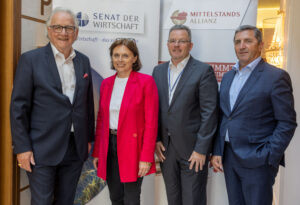 1.000 neue Saisoniers: Touristiker-Aussprache mit Staatssekretärin Susanne Kraus-Winkler. Foto: Wildbild