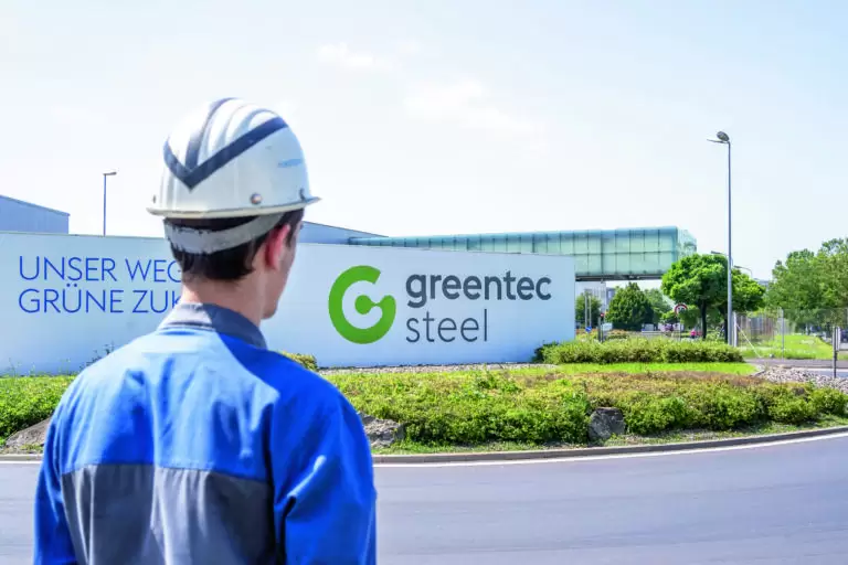 Unternehmen wie die VOEST investieren in Klimaschutz und klimafreundliche Technologien, sind allerdings energieintensiv und von kriegsbedingt hohen Energiekosten stark betroffen. Sie erhalten nun einen Ausgleich. Foto: voestalpine AG