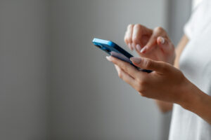 Der Mutter-Kind-Pass wird reformiert und kann künftig digital abgerufen werden. Foto: iStock/ bymuratdeniz
