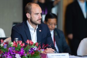 Staatssekretär Florian Tursky in Singapur beim Asia Tech Summit. Foto: Schrötter