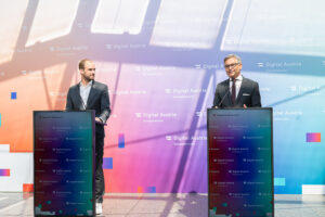 Workshops in allen Gemeinden und vieles mehr sollen jeden Österreicher digital fit machen. So der Plan von Finanzminister Magnus Brunner und Digitalisierungsstaatssekretär Florian Tursky. Foto: BMF/Schrötter