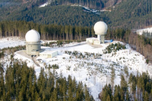 Die Bedrohung Europas hat sich mit Russlands Angriff auf die Ukraine verschärft, nun soll ein Drohnenwall im Osten Europa schütze (Bild: Luftraumüberwachung in Österreich). Foto: BMLV