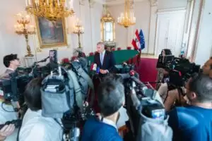 Beim "Kanzlergespräch" mit Medienvertretern schloss Karl Nehammer eine Koalition mit Herbert Kickl aus." Foto: BKA/Florian Schröter