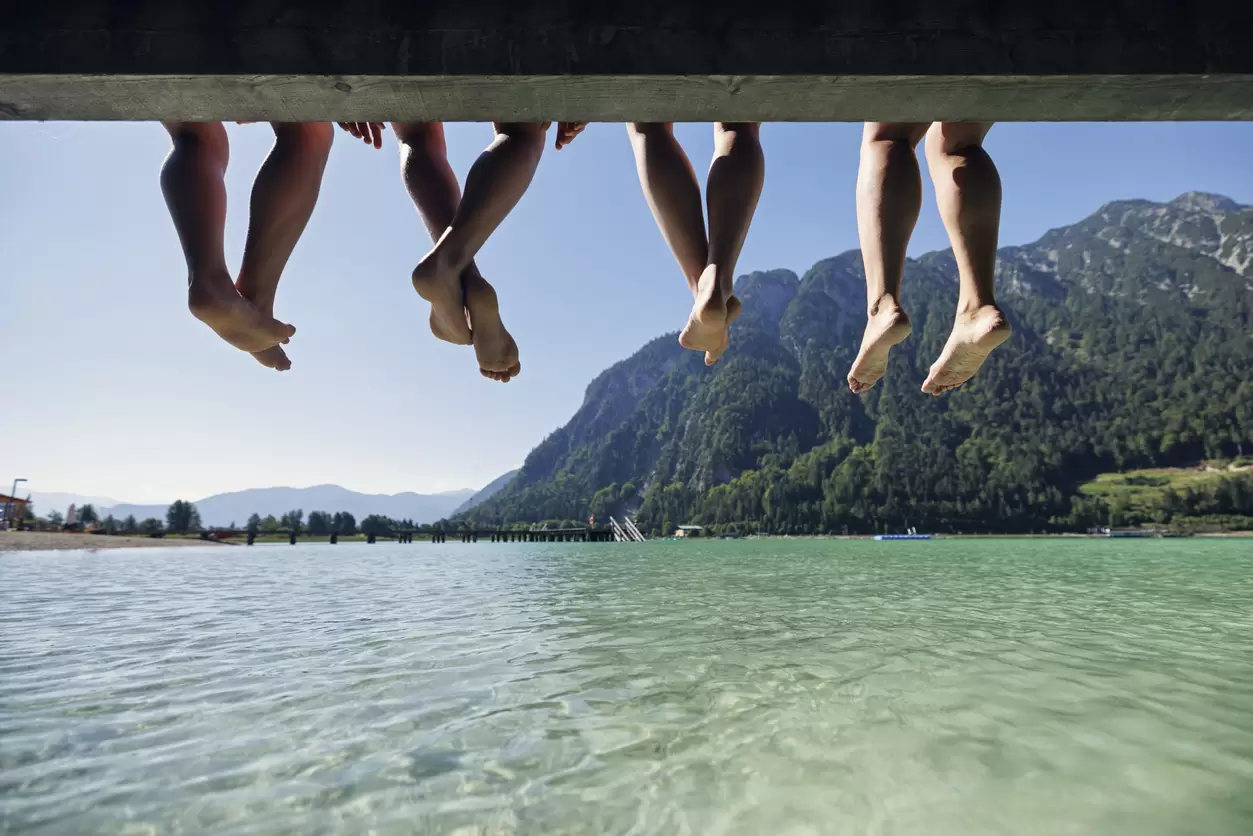 Die Buchungslage für Sommerurlaub in Österreich ist stabil. Es verbringen sogar 6 Prozent mehr der Österreicher als im Vorjahr ihren Urlaub im Inland. Foto: Imgorthand/iStock