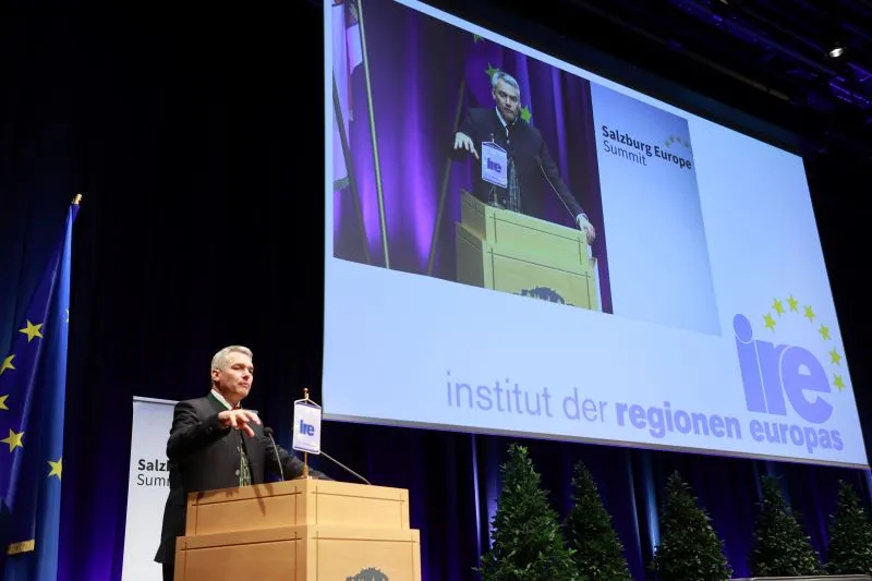 Für die Balkan-Staaten bleibt Österreich ein verlässlicher Partner: Bundeskanzler Karl Nehammer beim 19. Salzburg Europe Summit. Foto: Franz Neumayr