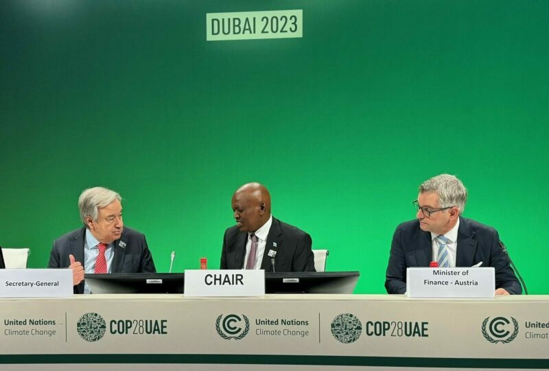 Finanzminister Magnus Brunner vertrat die österreichische Delegation bei der Weltklimakonferenz COP28 in Dubai und diskutierte mit UN-General Guterres. Foto: BMF