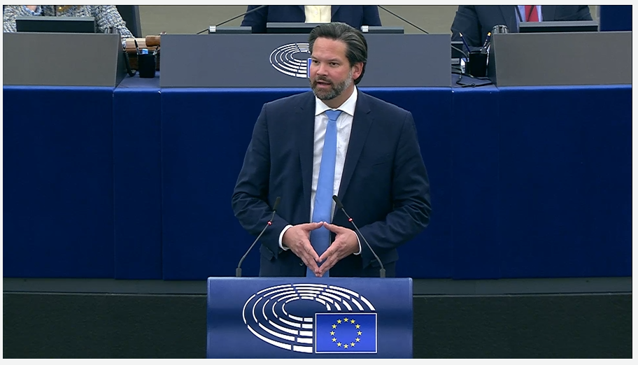 Europa-Abgeordneter Lukas Mandl bei der Plenardebatte über Europas Strategie gegen eingefrorene Konflikte: Frühwarnsystem und präventive Diplomatie zur Eindämmung von Konfliktherden. Foto: EP