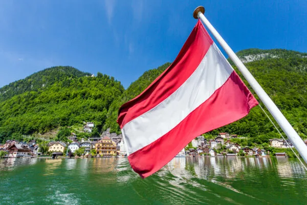 Um den Tourismusstandort abzusichern werden von der Bunderegierung einer neuer Fonds eingesetzt und das Kontingent für saisonale Arbeitskräfte erhöht. Foto: istock / ChunyipWong