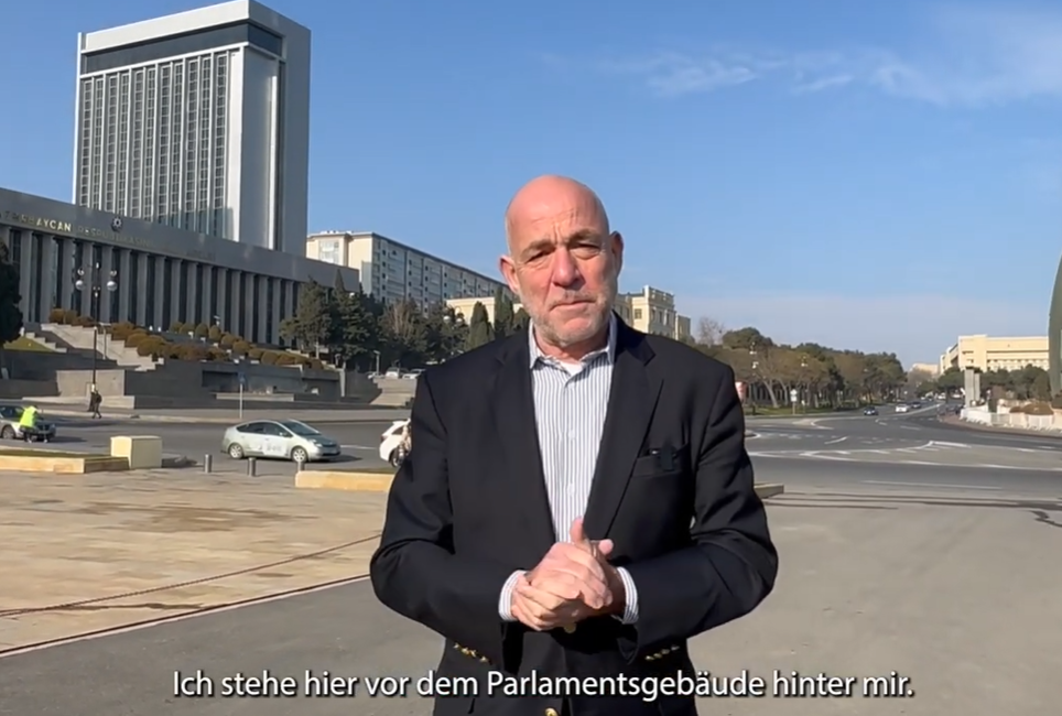 Martin Engelberg: Der ÖVP-Abgeordnete berichtet von seinem Einsatz in einer internationalen Delegation an OSZE-Wahlbeobachtern in Aserbeidschan (im Bild in Baku).