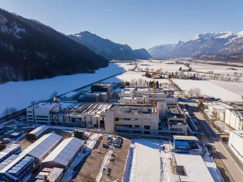 Novartis investiert an seinem Standort in Tirol (Kundl) rund 500 Mio. Euro bis 20205. Foto: Novartis