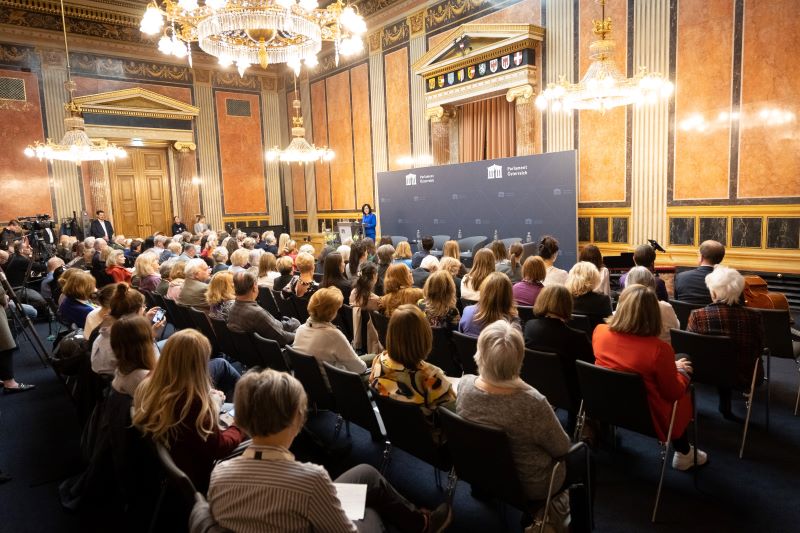 Enormes Interesse für Vorbilder, Gedankenaustausch und Begegnungen: Frauen diskutierten im Parlament (Foto: Ulrike Wieser).