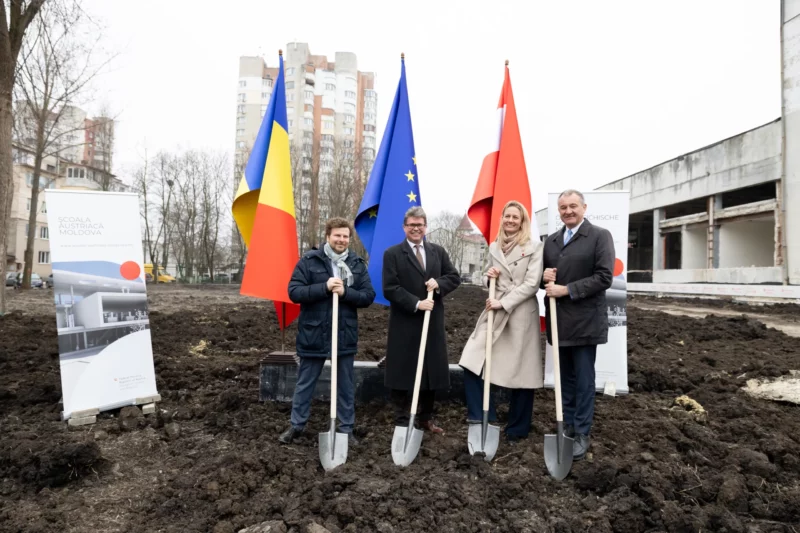 Spatenstich für eine neue Auslandsschule. In Moldau entsteht eine HTL für Elektrotechnik. Bildungsminister Polaschek war zum Startschuss des Baus dabei. Foto: Ramin Mazur / OeAD