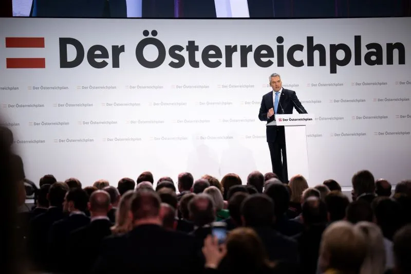 Eine unabhängige Plattform hat die Entlastungspläne von Bundeskanzler Karl Nehammer durchgerechnet. Per Onlinetool kann sich jeder seine Entlastung ausrechnen. Foto: ÖVP