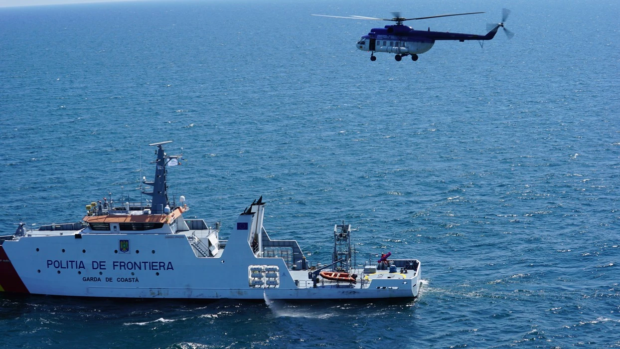 Kontrolle und Übungen des EU-Grenzschutzes vor Spaniens Küste.