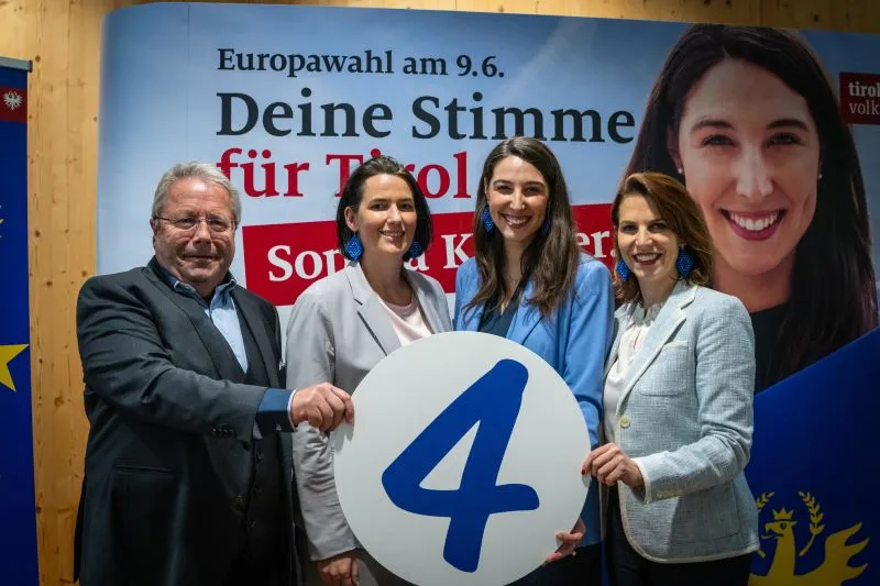 Franz Hörl kehr in den Nationalrat zurück Im Bild im Europa-Wahlkampf im Mai 2024 mit Barbara Thaler, Sophia Kircher und Karoline Edtstadler. Foto: ÖVP Tirol