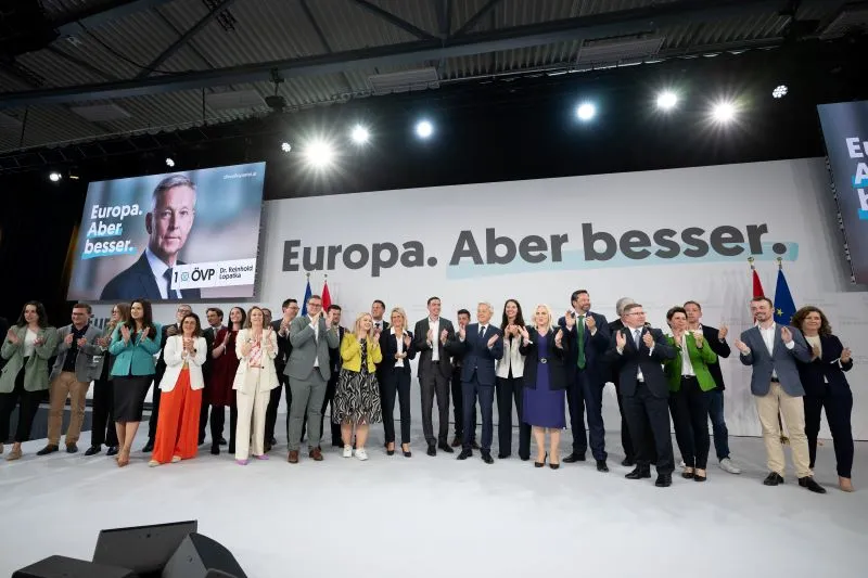 Die Europapartei ÖVP startet zum Endspurt im Wahlkampf für das Europäische Parlament. Rund 1.000 Teilnehmerinnen und Teilnehmer kamen nach Oberwart, um die die Kandidatinnen und Kandidaten zu hören. Alle Fotos: Paul Gruber