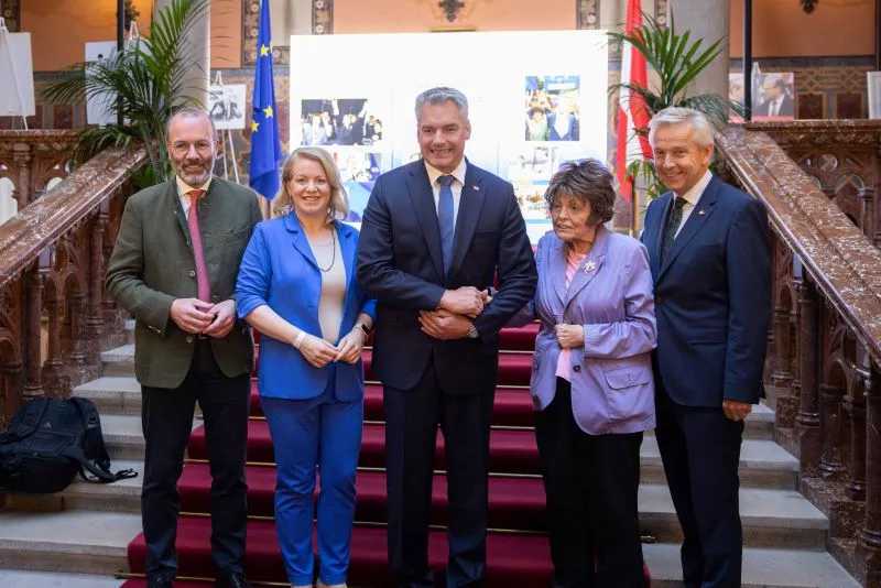 Manfred Weber, Bettina Rausch, Karl Nehammer, Edith Mock und Reinhold Lopatka.