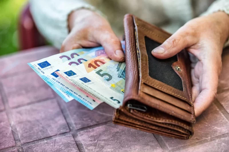 In den vergangenen fünf Jahren wurden die Pensionen um über 27 Prozent erhöht. 2025 beträgt die Erhöhung 4,6 Prozent. istock/MarianVejcik
