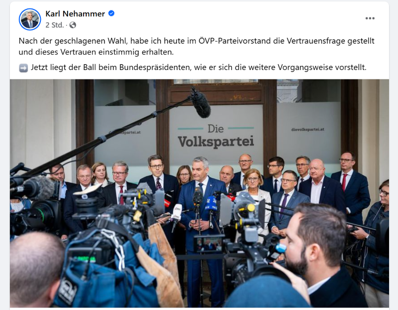 Für die Erteilung eines Sonderungsauftrages für die Bildung einer neuen Bundesregierung „liegt der Ball beim Bundespräsidentn“, erklärt Bundeskanzler Karl Nehammer. Der ÖVP-Bundesparteivorstand hatte ihm als Bundespareiobmann einstimmig das Vertrauen ausgesprochen. Bild: Nehammer/Fb