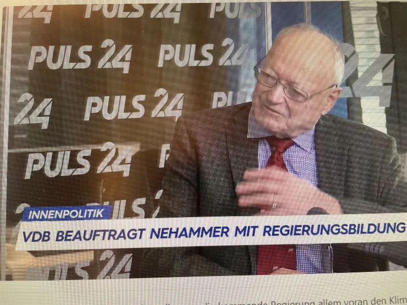 Der Auftrag zur Regierungsbildung an ÖVP-Chef Bundeskanzler Karl Nehammer durch Bundespräsident Alexander Van der Bellen war ein „guter, ordentlicher und richtiger Schritt“ erklärte Andreas Khol im Interview auf Puls 24. Khol ist Verfassungsrechtlicher und war Klubobmann der ÖVP sowie Präsident des Nationalrats. Foto: Screenshot Puls24