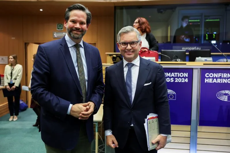 Intensive Anhörung: Magnus Brunner mit Lukas Mandl, MEP der ÖVP