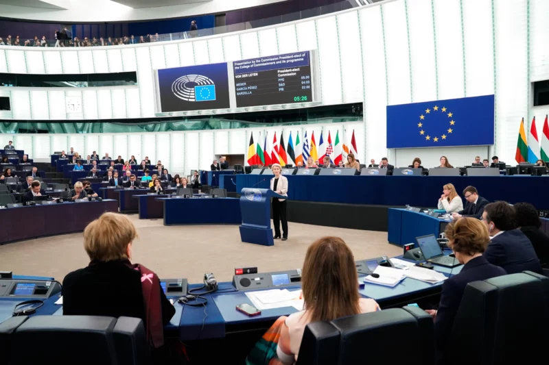 Ursula Von der Leyen warb im EU-Parlament für ihr neues Team in Brüssel. Foto: EP