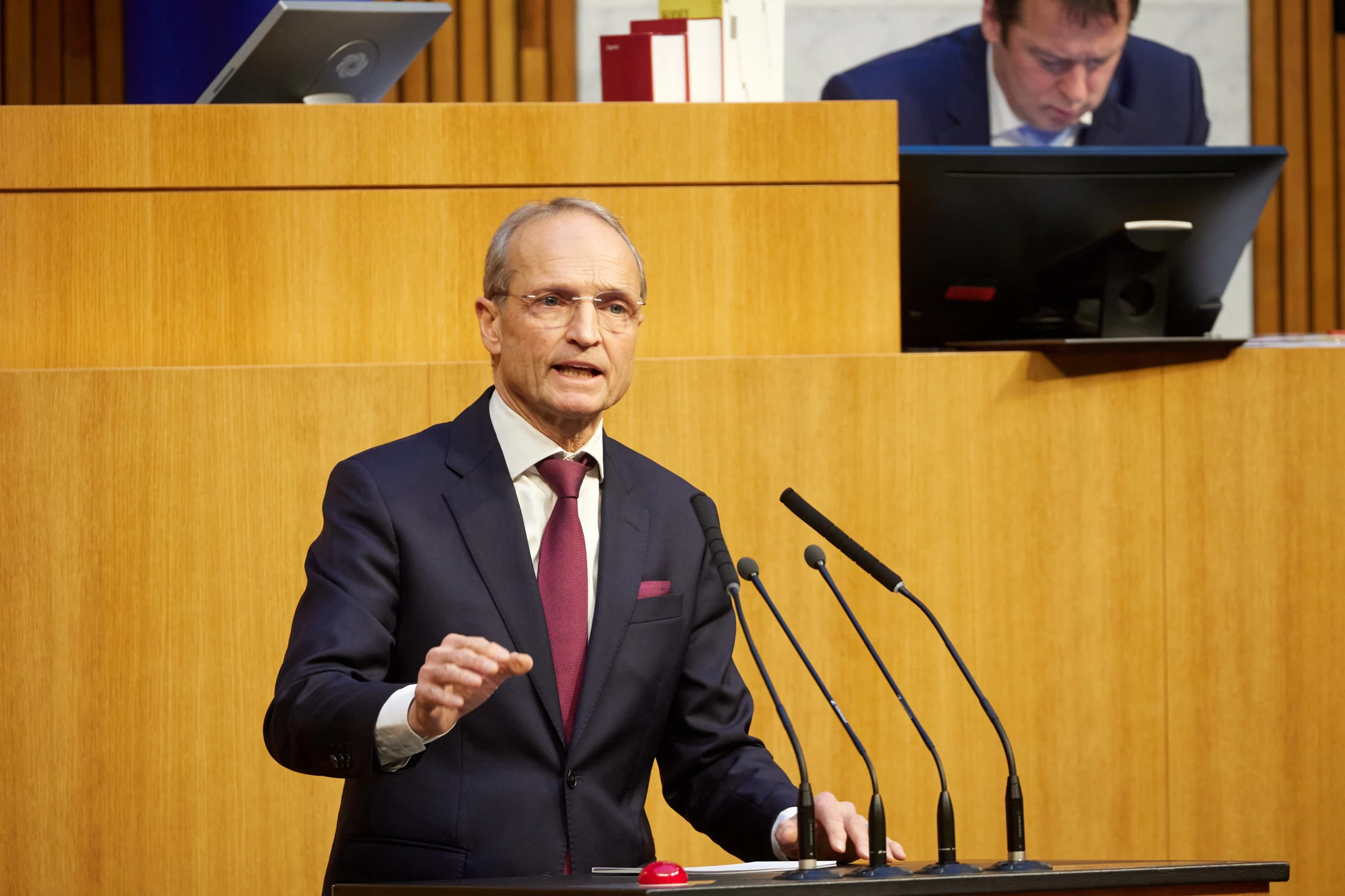 Verlangt Aufklärung von Rosenkranz, erntet Ordnungsruf: ÖVP-Abg. Wolfgang Gerstl. Foto: Thomas Topf