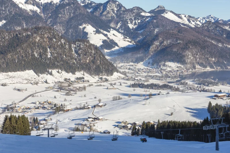 Die Regionen in Österreich profitieren von Investitionen in den Tourismus. besonders in entlegenen Regionen ist der Tourismus laut einer Studie ein besonders starker Konjunkturmotor. Foto: istock/GenRy