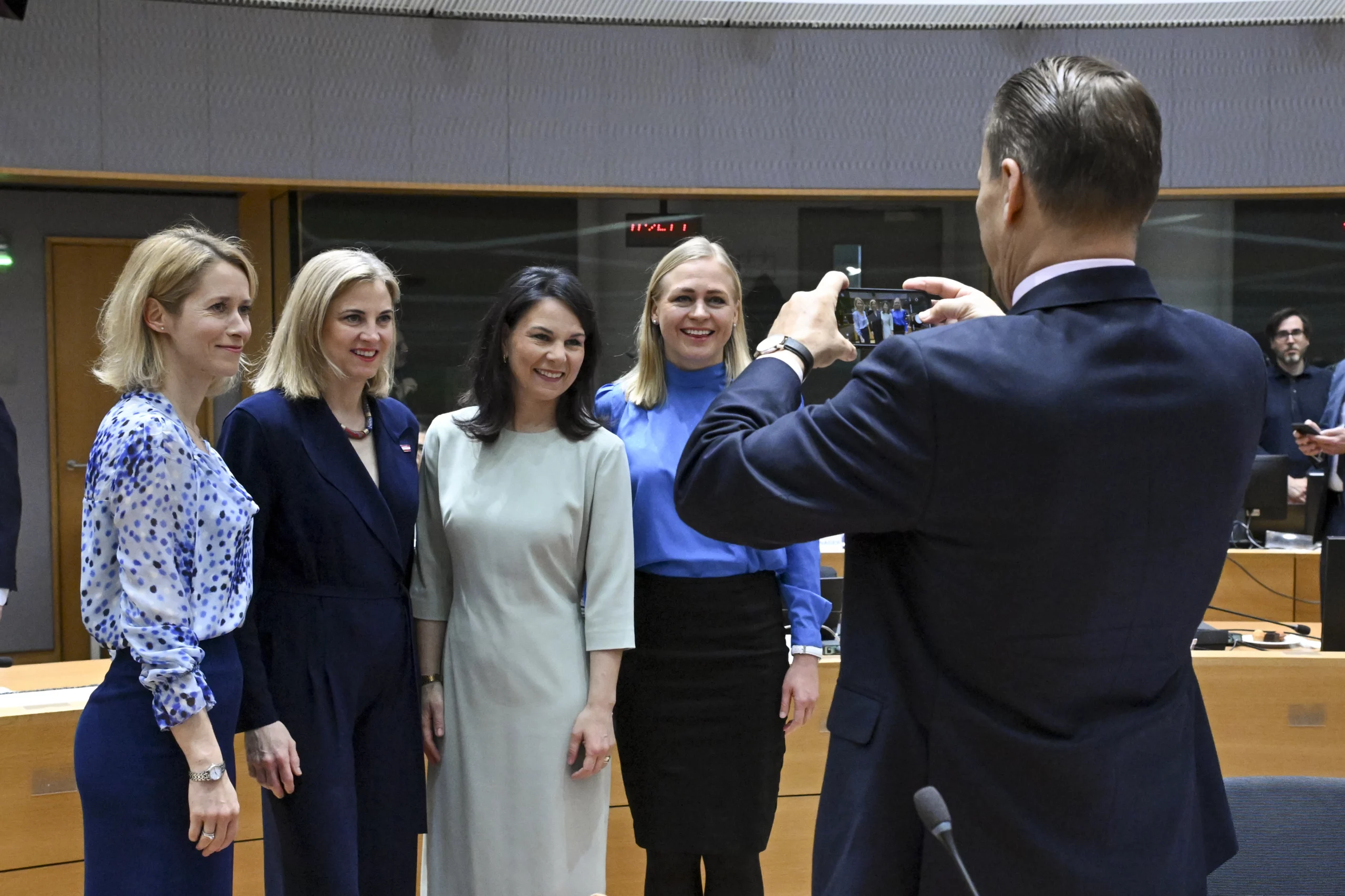 Beate Meinl-Reisinger mit Kaja Kallas (l.) und Ressortkollegin Annalena Baerbock