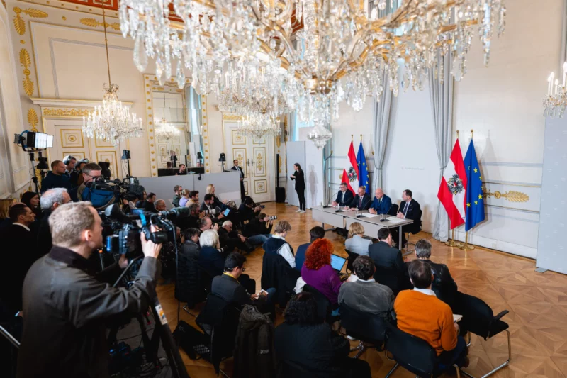 Mit dem Stopp des Familiennachzugs beschloss die Regierung bereits in ihrer zweiten Woche eine wichtige Maßnahme aus dem Regierungsprogramm. Foto: BKA