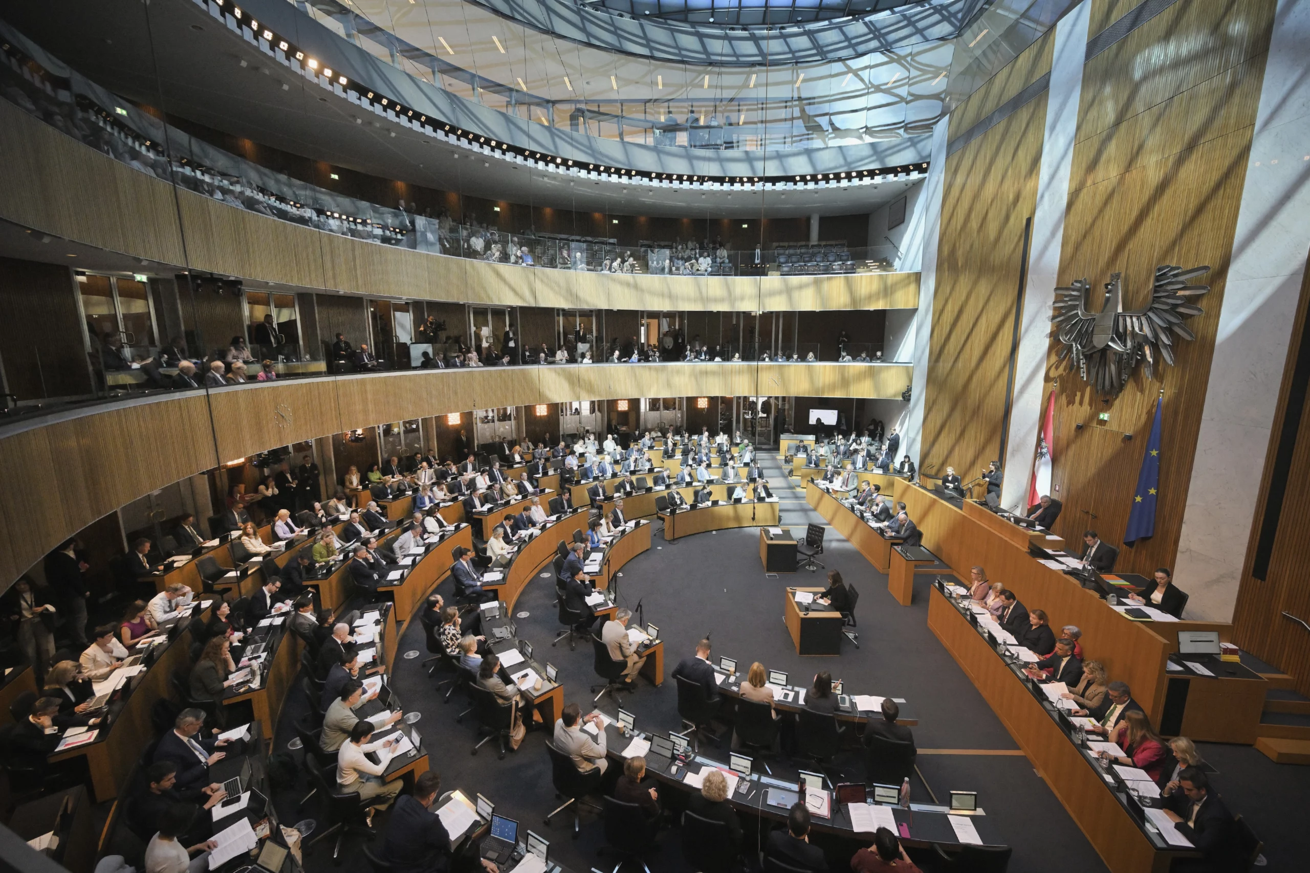Die Konsolidierung des Staatshaushalts sichert den Wirtschaftsstandort Österreichs, erklärte ÖVP-Budgetsprecher Andreas Hanger in der Plenardebatte des Nationalrats zum Budget. Foto: Johannes Zinner