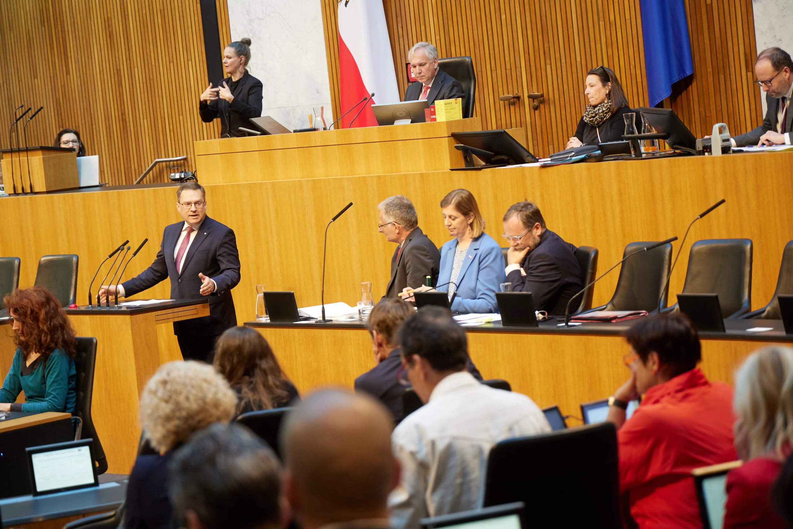2025_05_14_Wöginger_ThomasTopf ÖVP-Klubobmann August Wöginger begründet Budgetkurs der Bundesregierung: Konsolidieren, reformieren, wachsen. Foto (vom Mai-Plenum): Thomas Topf