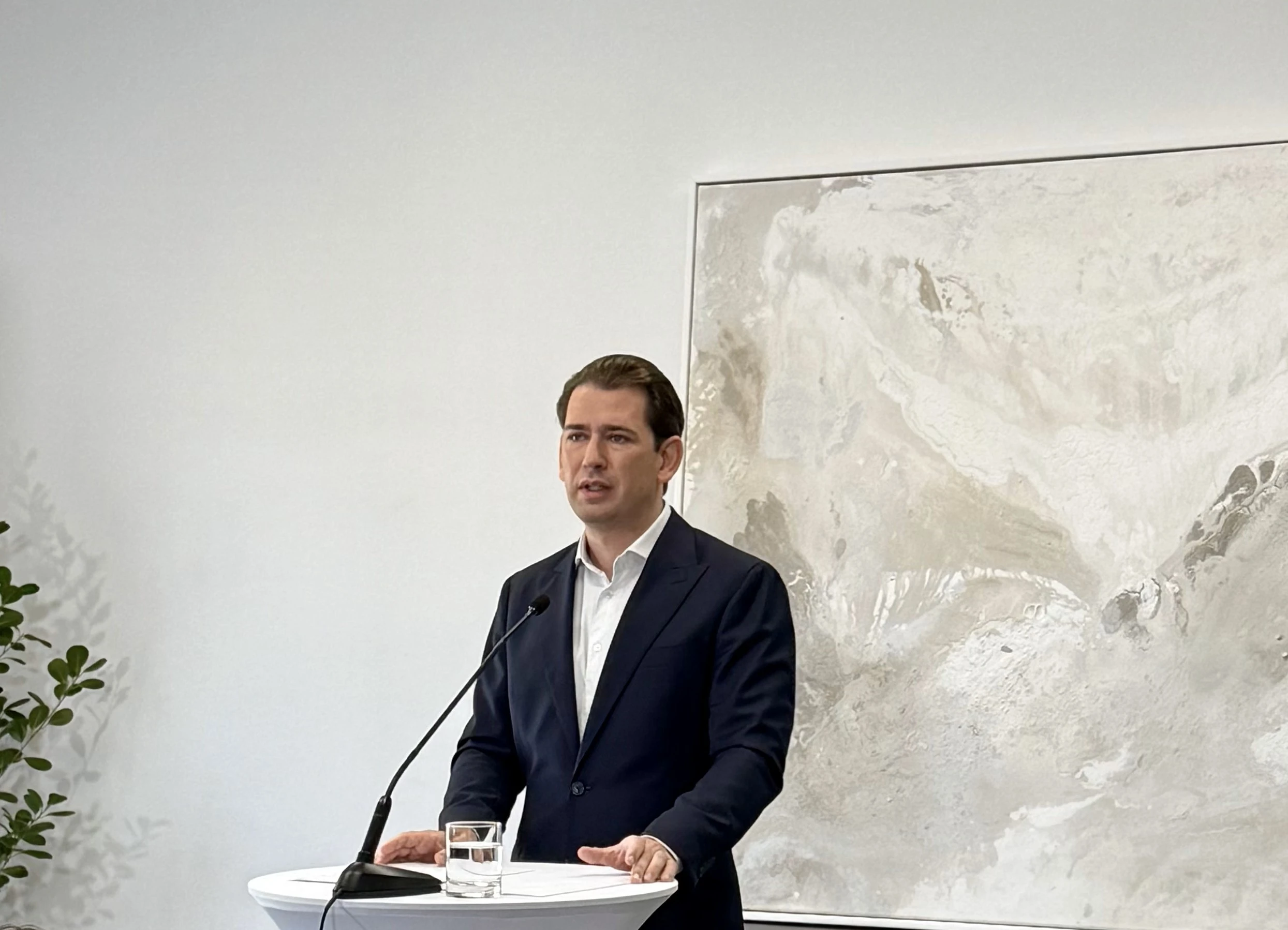 Eine kritische Bilanz zur politischen Kultur und zur Dauer von Verfahren zieht Sebastian Kurz am Tag nach seinem Freispruch. Foto: Büro SK