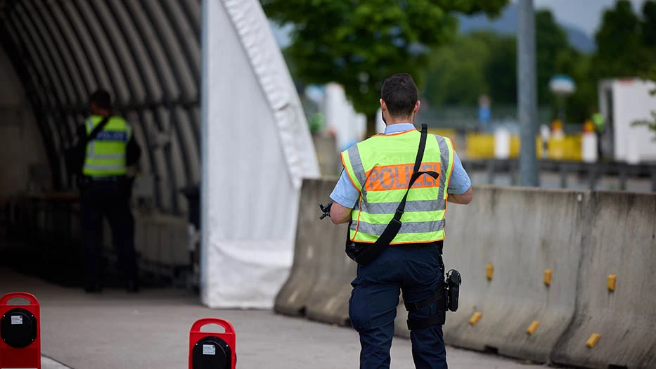 Deutschland kontrolliert Grenzen, bekämpft illegale Migration wie Österreich. Foto (Polizei in Kiefersfelden) Bojan Ritan